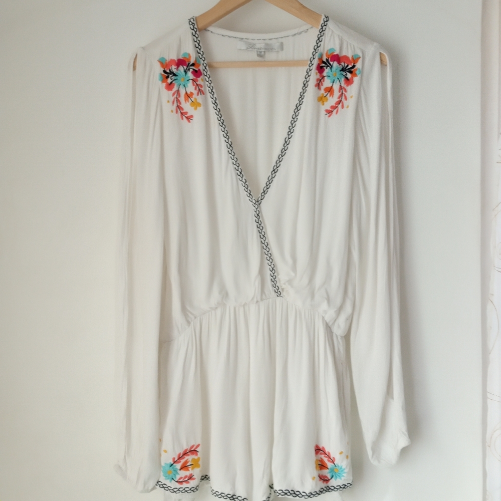 Lovers+Friends M Floral Embroidered Adriana Romper
